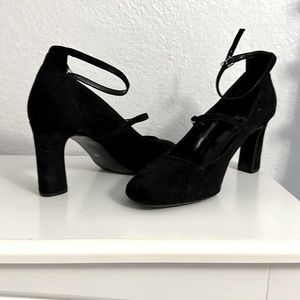 Suede pumps
